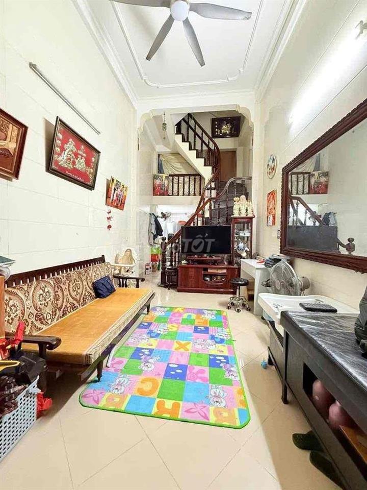 Siêu phẩm kinh doanh phố Trương Định , 15m ra phố dân xây 5 tầng 3 ng