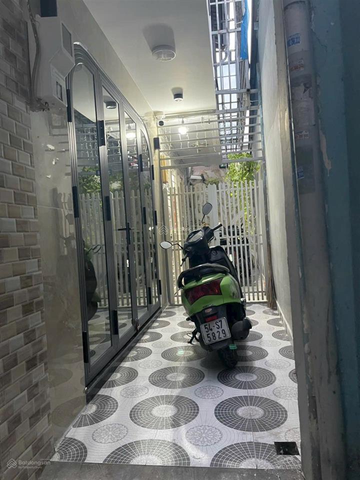 Nhà đẹp 3 tầng full nội thất hoàn công đủ 4pn 3wc ngay chợ bà chiểu giáp q1 chỉ 5,05 tỷ tl