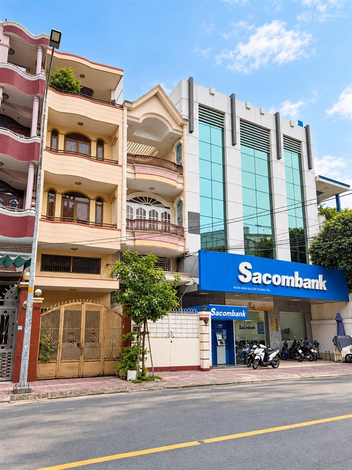 Nhà mtkd chợ lớn ngay ngã tư bình phú kế bên sacombank chỉ 16.2 tỷ