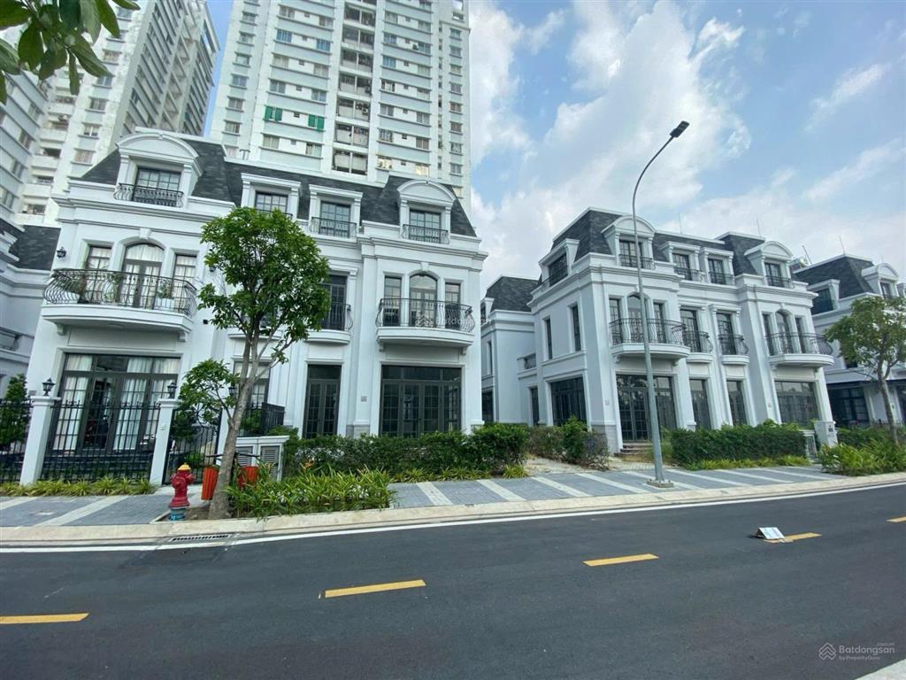 Hàng hiếm bán gấp chính chủ biệt thự amelie phú mỹ hưng diện tích 10x20m giá 20 tỷ, có sổ hồng