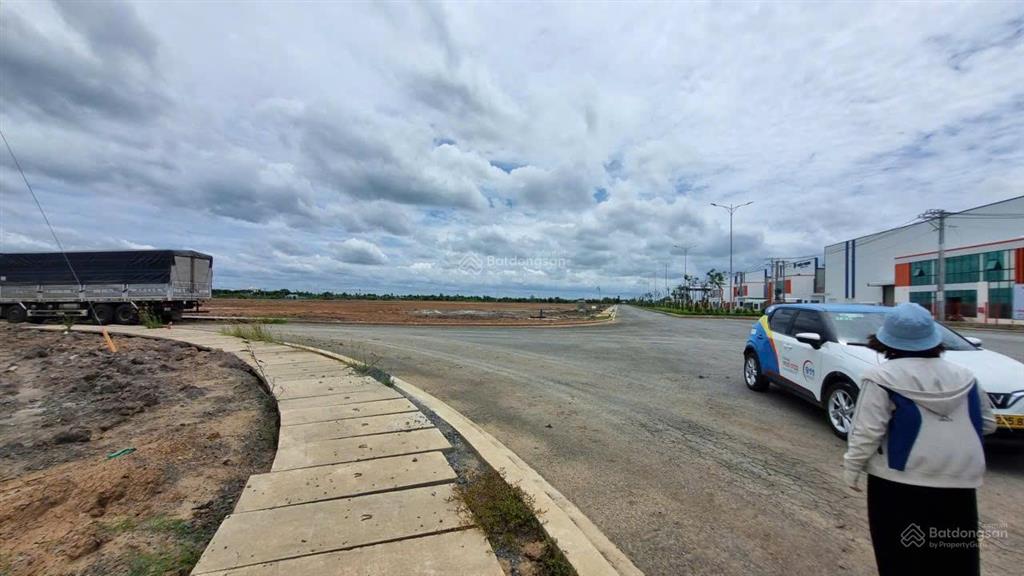 Bán 55.000m2 kcn lê minh xuân 3, bình chánh giá 8,190 triệu/m2
