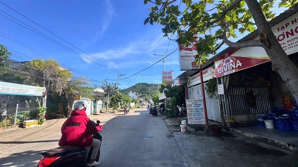 Bán lô đất mt đường phong châu rộng 22m sát dự án sungroup phù hợp kinh doanh giá chỉ 37triệu/m2