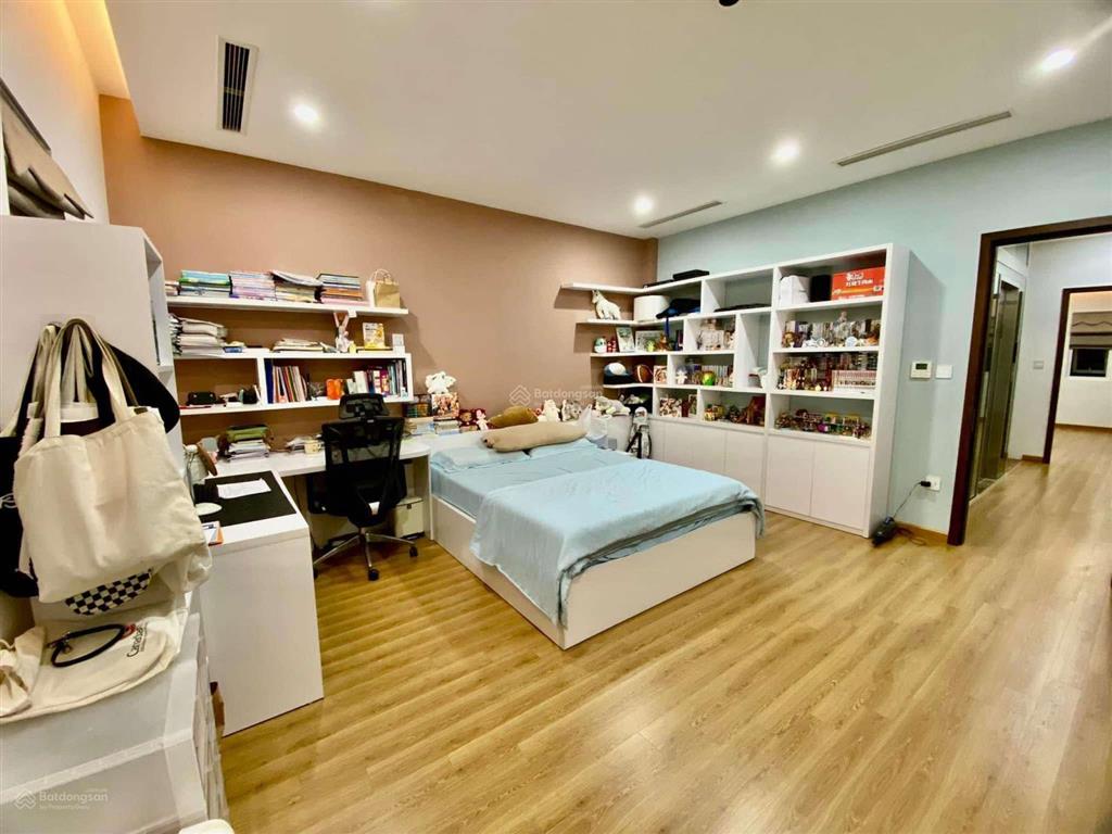Tòa nhà 60m x 7t phố thạch bàn, long biên full nội thất ô tô vào nhà giá nhỉnh 12 tỷ.