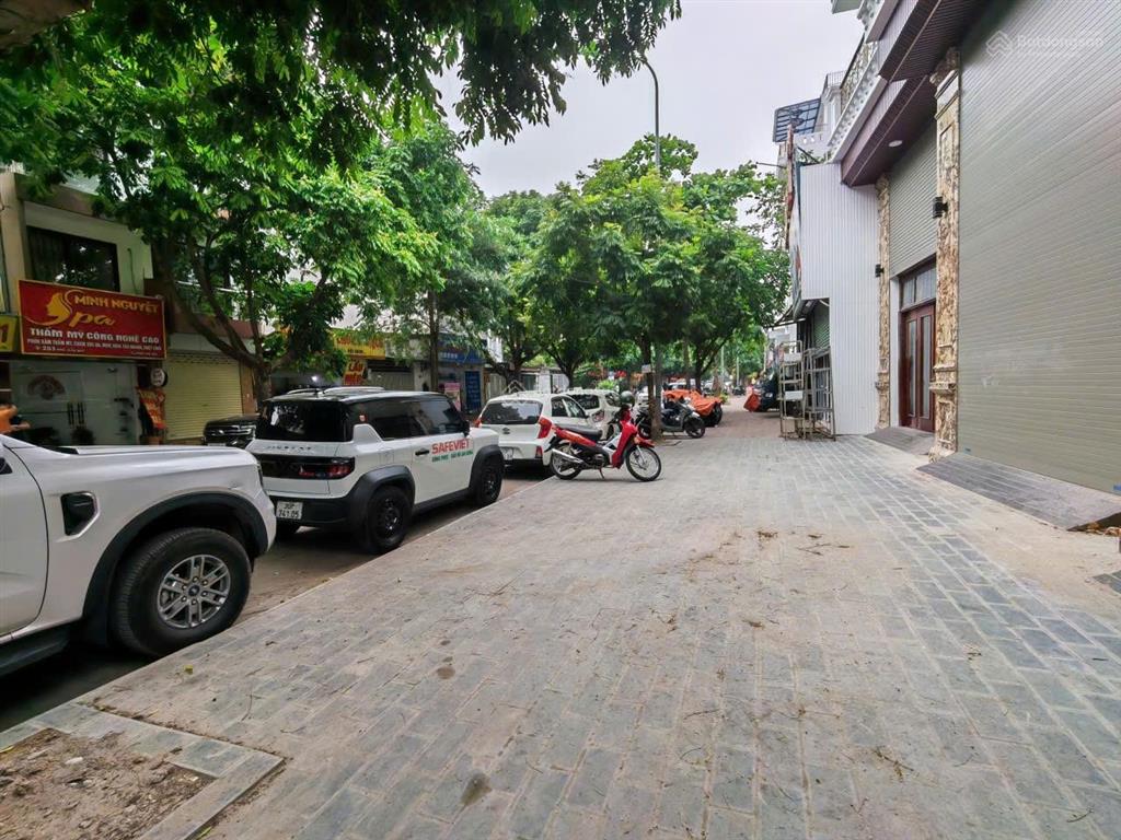 Phố vũ xuân thiều 80m2, 26.5tỷ, 7tầng thang máy, gara ô tô, thoáng trước sau, kinh doanh, vp
