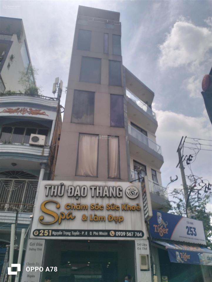 Hàng hiếm 251 nguyễn trọng tuyển, 18 tỷ, 322.7 m2, nhà mặt phố 4 tầng, đang cho thuê 40 tr/tháng