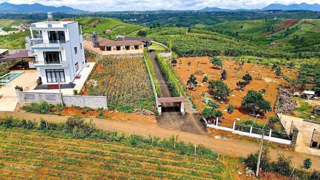 Đất mặt tiền sẵn thổ cư view đẹp phường 2