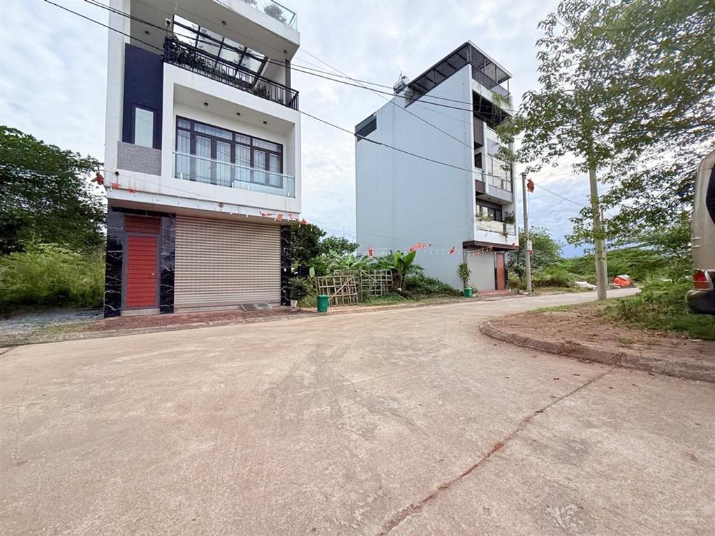 70m đấu giá vân nội phúc thịnh đông anh vỉa hè rộng, mt 6m gần chân cầu nhật tân giá 6tỉ nhỏ