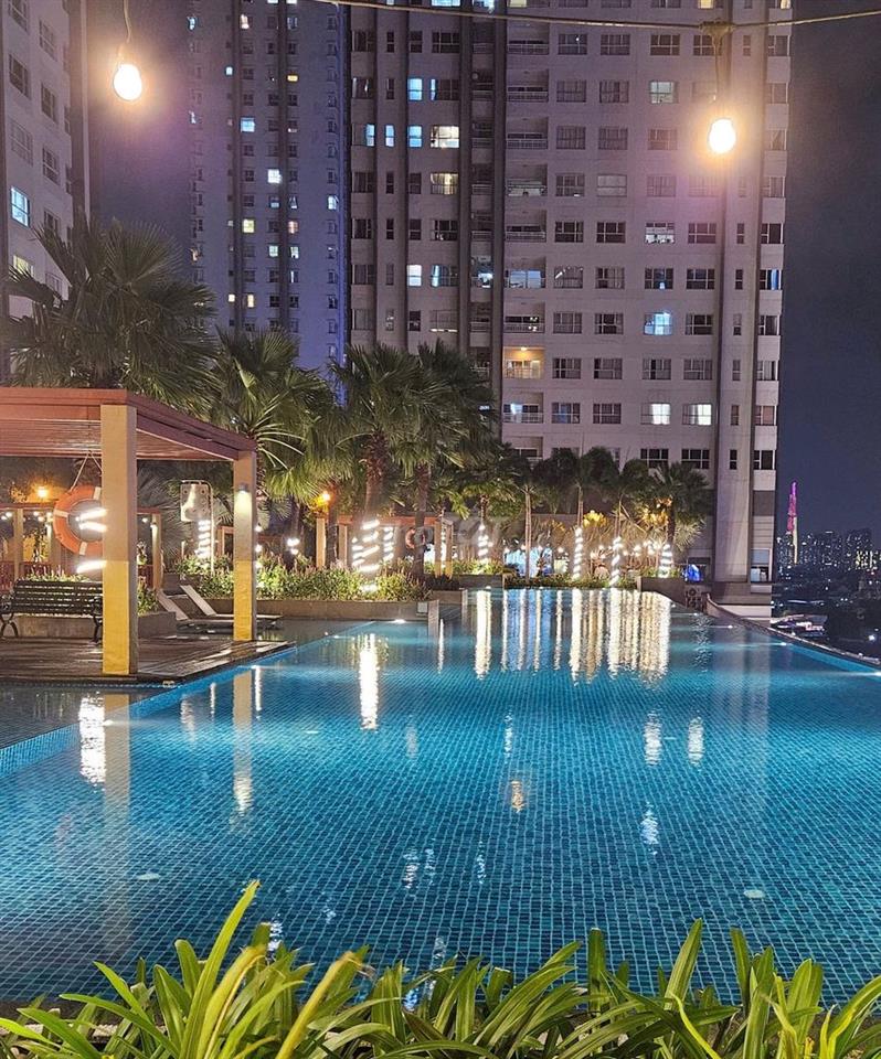 Chung cư CC Sky Center, dt: 70m2, 2 phòng ngủ có sổ hồng