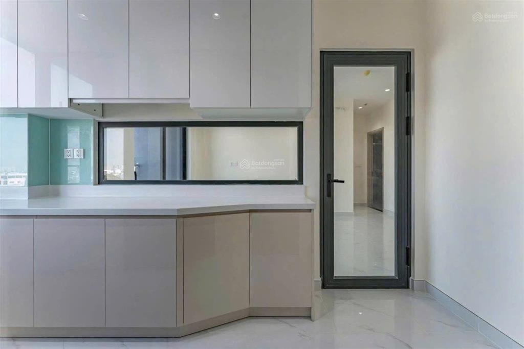Sang nhanh hợp đồng thuê căn 2 phòng ngủ, view đẹp, tầng trung giá 4,85 tỷ (bao gồm thuế phí)