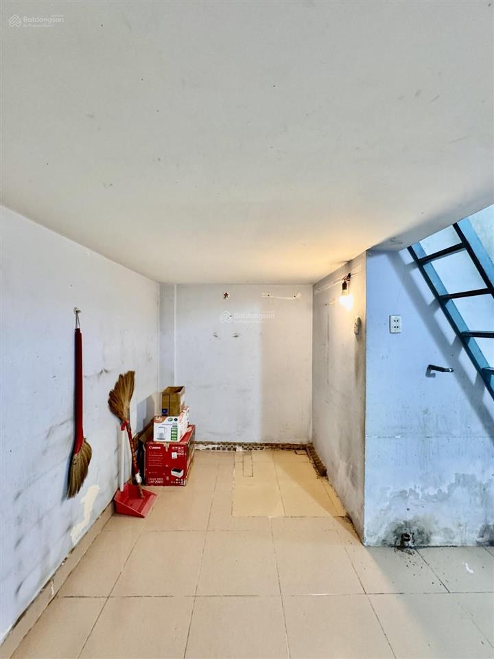 Bán căn hộ cc đẹp, 2pn, 1wc tại trần quang diệu, p13, q3, 2,45 tỷ, 44m2, nhiều tiện ích hot!