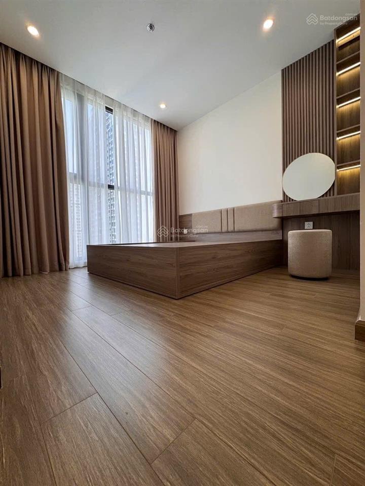 Bán căn hộ tầng 17 the canopy 3 dt 74m, giá 6,65 tỷ, view bể bơi, 2 pn+, full nội thất