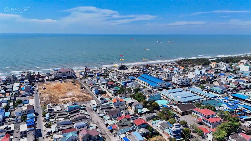 Đi bộ ra biển 300m đường trần văn mầu tái định cư phước hải tp. hồ chí minh