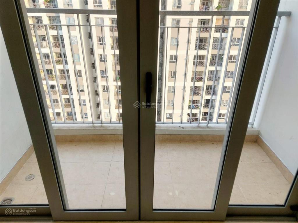 Giá lỗ, 2pn 76m2 full nội thất, sổ hồng sẵn, 3tỷ6 (luxgarden q7)