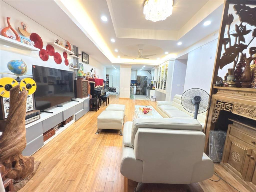 Chung cư 283 phố khương trung sổ đỏ 81 m2 tầng đẹp 3 ngủ 2 vs nhà đẹp thoáng mát quận thanh xuân