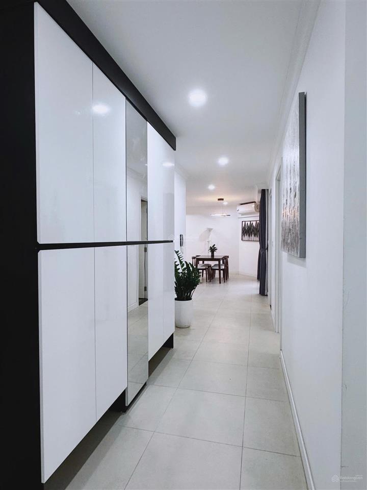 Giảm giá sâu căn góc 3 ngủ tòa kosmo ngoại giao đoàn, view trực diện hồ tây 0979 189 ***
