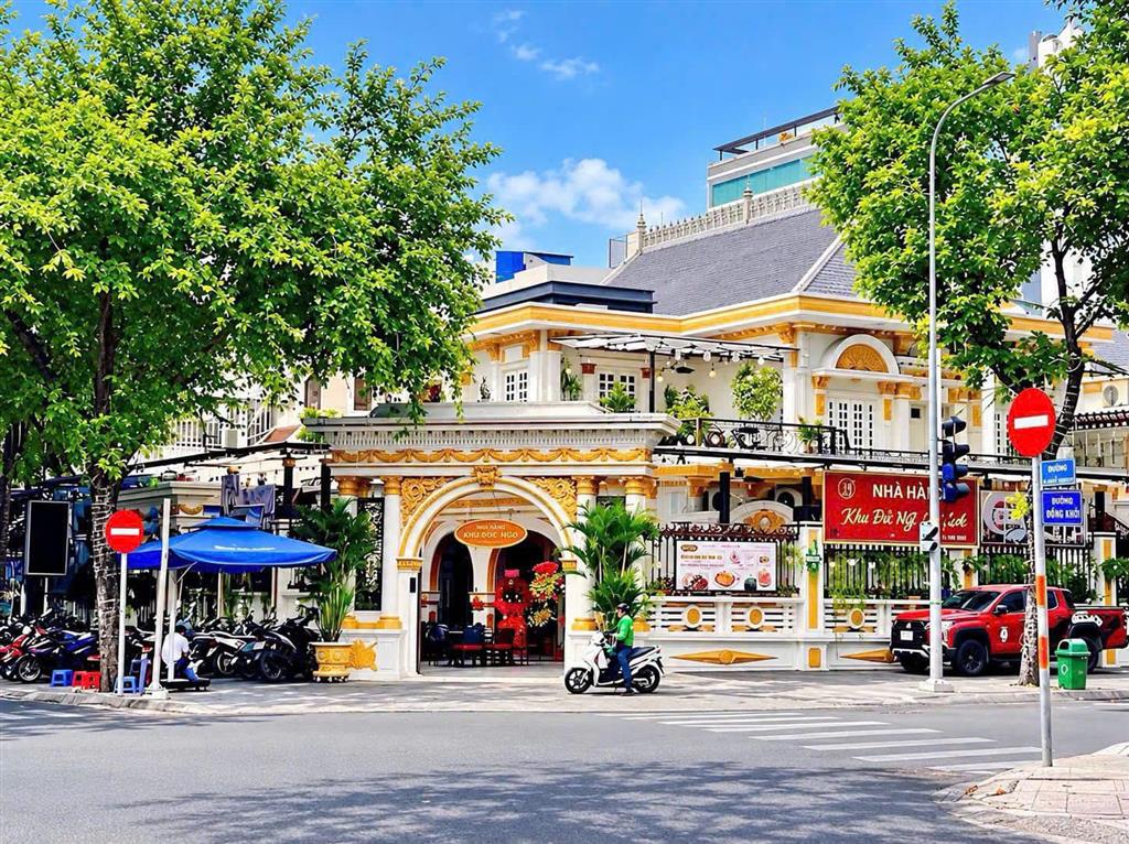Bán nhà mặt tiền ngay song hành, gần trần não, 16x20m, 320m2, hầm 4 tầng, giá 90 tỷ