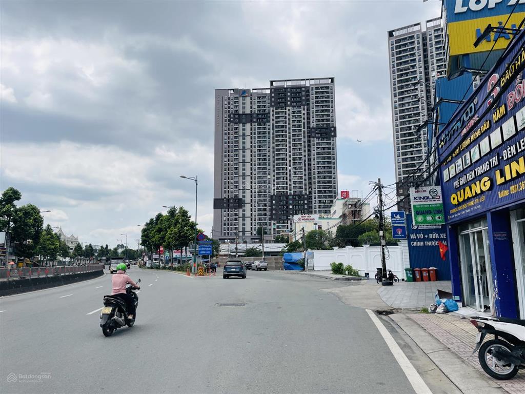 P. linh xuân, nhà mặt tiền 3 tầng 59m2, gần pvđ, ngộp bank giảm 1 tỷ chỉ 4,3 tỷ.