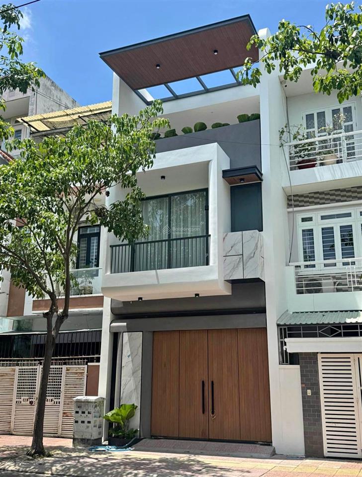Chú long bán gấp nhà hai bà trưng, quận 3. giá5,9tỷ/61m2. 3 lầu. sổ hồng sẵn. đang cho thuê 22tr