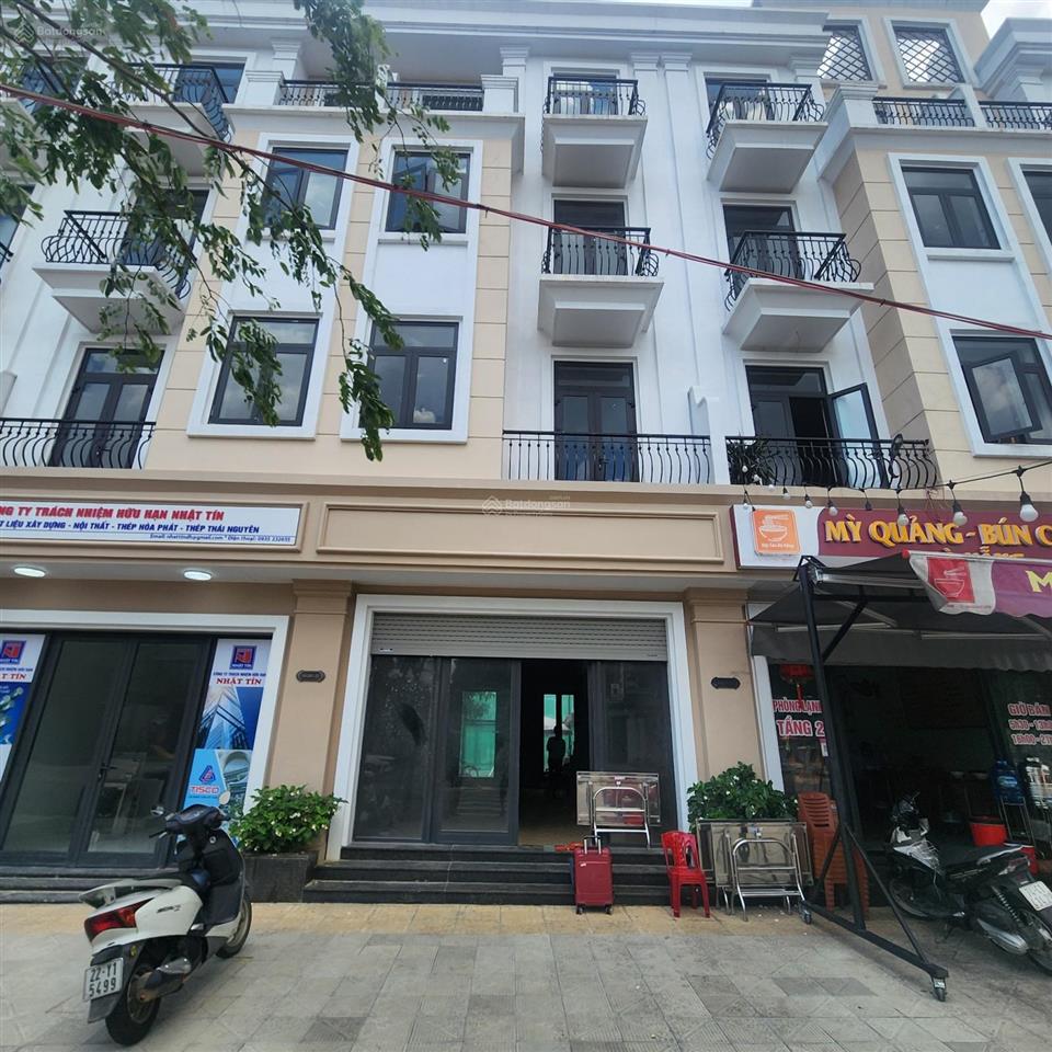 Chính chủ bán cắt lỗ hg0133 (2 mặt tiền) vincom royal park đông hà