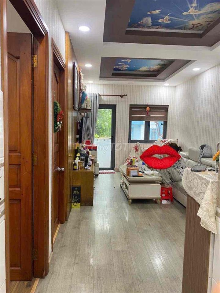 Căn góc ,vị trí đẹp nhất khu. Lầu 1 thang bộ, SHR lâu dài