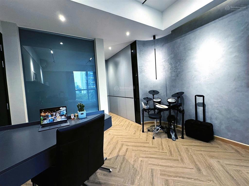 Bán gấp căn hộ 2pn, 2wc tại kingdom 101, 7,8 tỷ, 71m2, quận 10, tp.hcm 0901 797 ***
