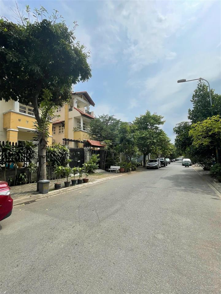 Villa giá tốt đường lưu đình lễ, quận 2, dt 9x19m, 3 tầng, giá 33 tỷ