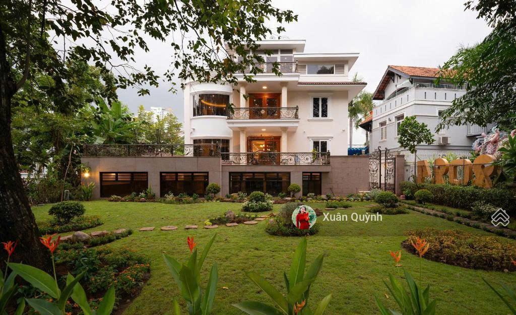 Biệt thự ven sông an phú quận 2 634m2 đất chi phí xây dựng 40 tỷ kết cấu hầm 4 tầng hạ về 115 tỷ.