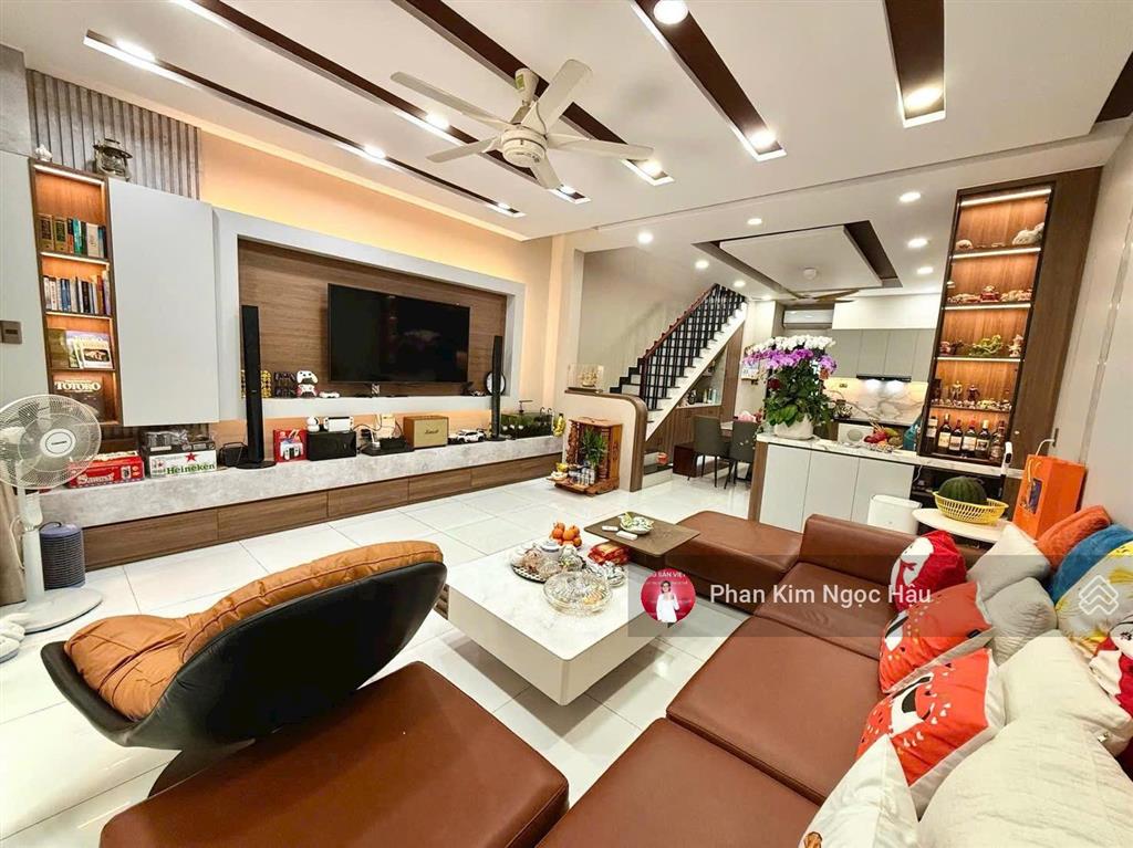 Nhà 3 tầng kđt hà quang 1 nha trang đã có sổ hồng hoàn công giá 10,8 tỷ