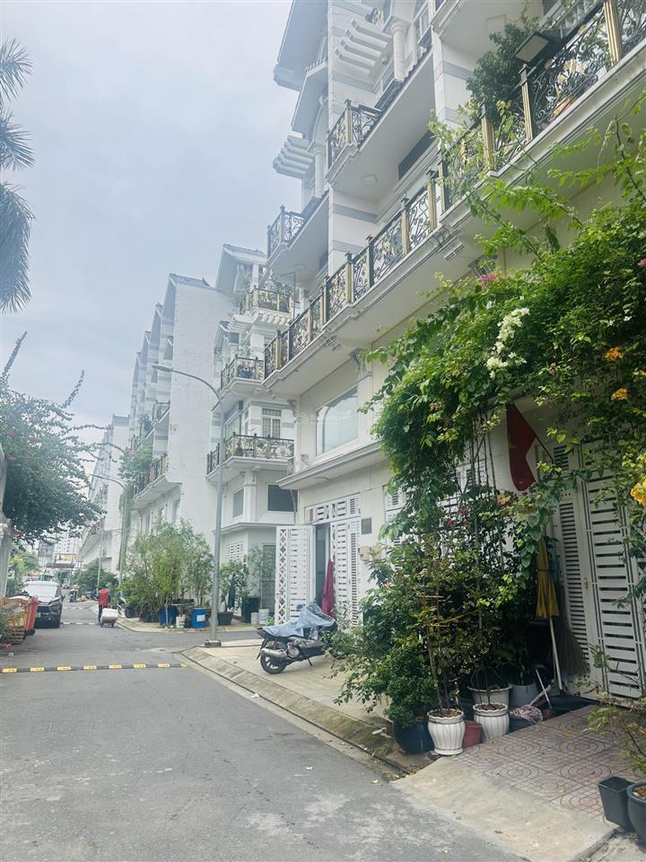 Bán nhà phố cao cấp luxhome garden, dt 4x14, 5pn, 5wc, view công viên, shr. 0961 022 ***
