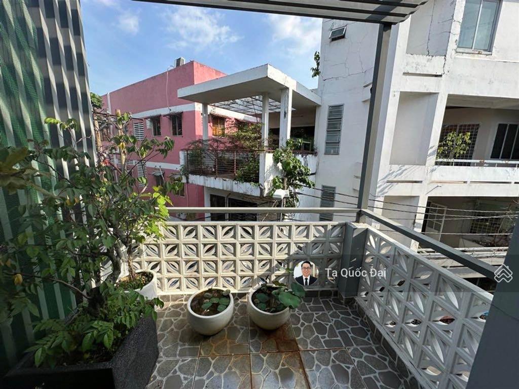 Phú nhuận mt lê tự tài 72m 15,5 tỷ ngang 6m 4 tầng