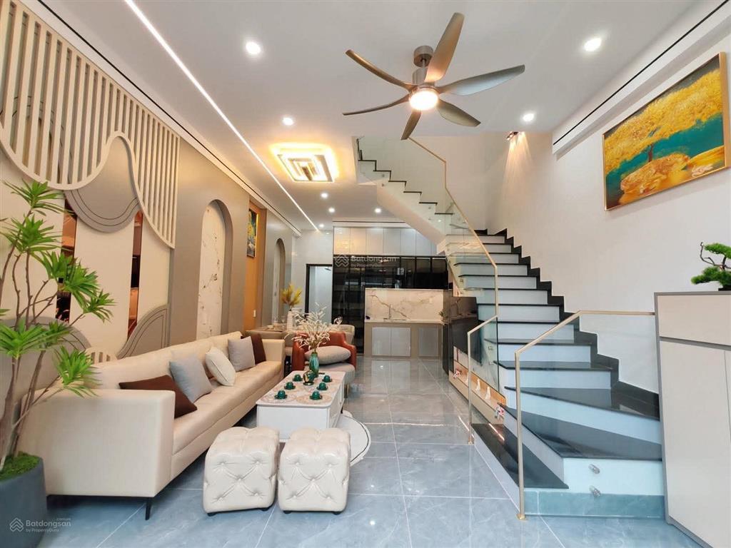 Thái thị bôi thanh khê 3 tầng sang xịn cách đường 20m chỉ 5,6 tỷ
