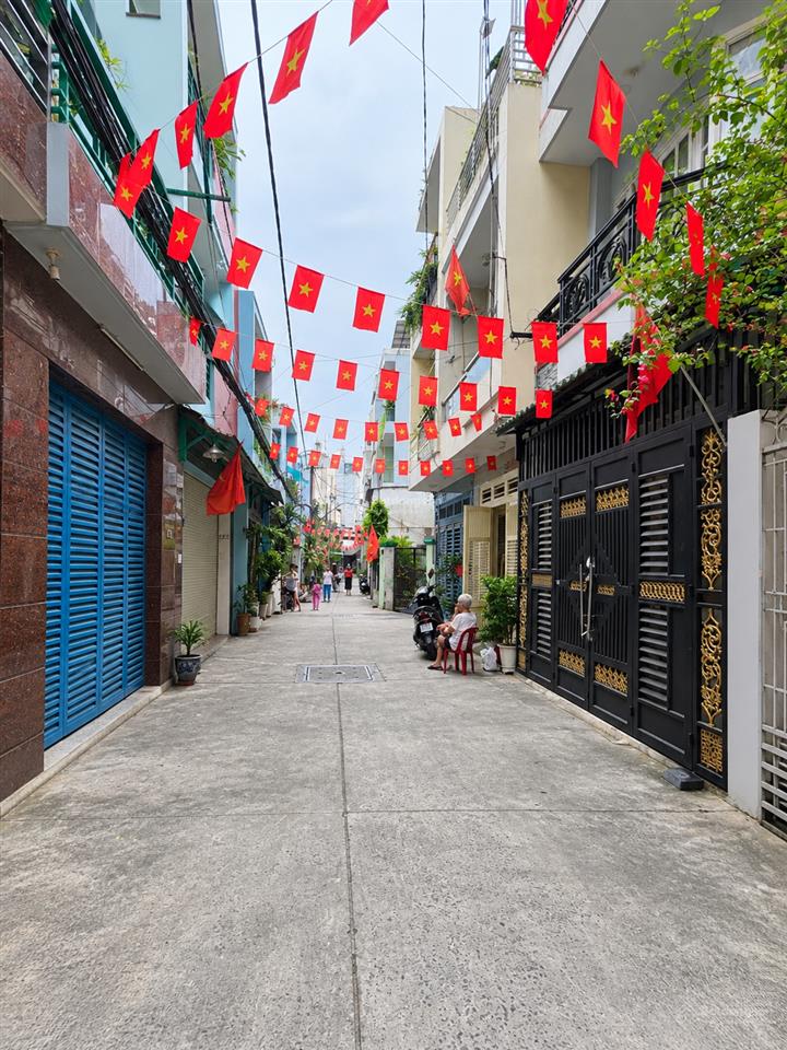 Ngộp bank xe hơi tới nhà 46m2 nhỉnh 5 tỷ sổ vuông 2 tầng