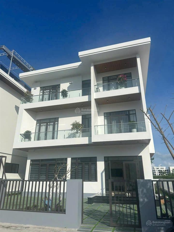 Bán villa nghỉ dưỡng cao cấp phương đông vân đồn 300m², 3 tầng + tum, full nội thất, giá 11.5 tỷ