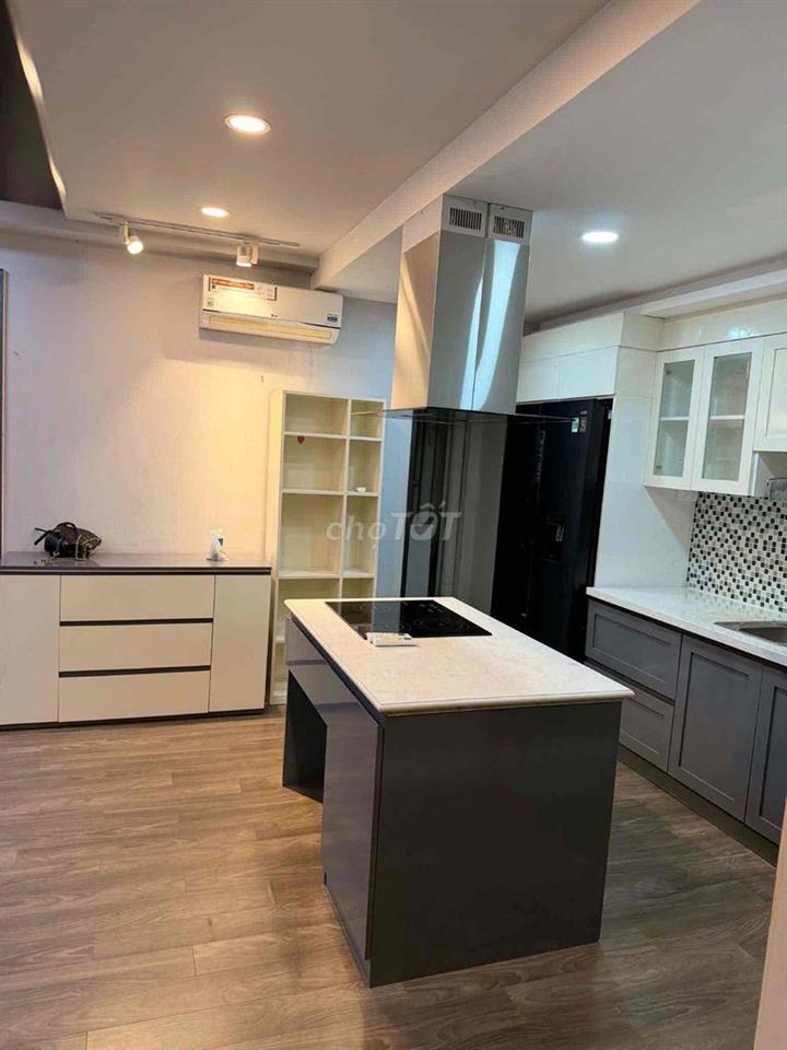 Bán căn góc 2PN2WC Flora Kikyo view hồ, thành phố full nội thất