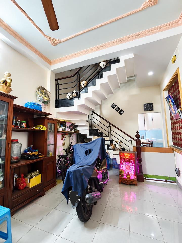 Bán nhà mặt tiền 3 tầng Trần Tấn Tân Phú vừa ở vừa KD, sầm uất, đủ tiện ích, chỉ 10.X tỷ
