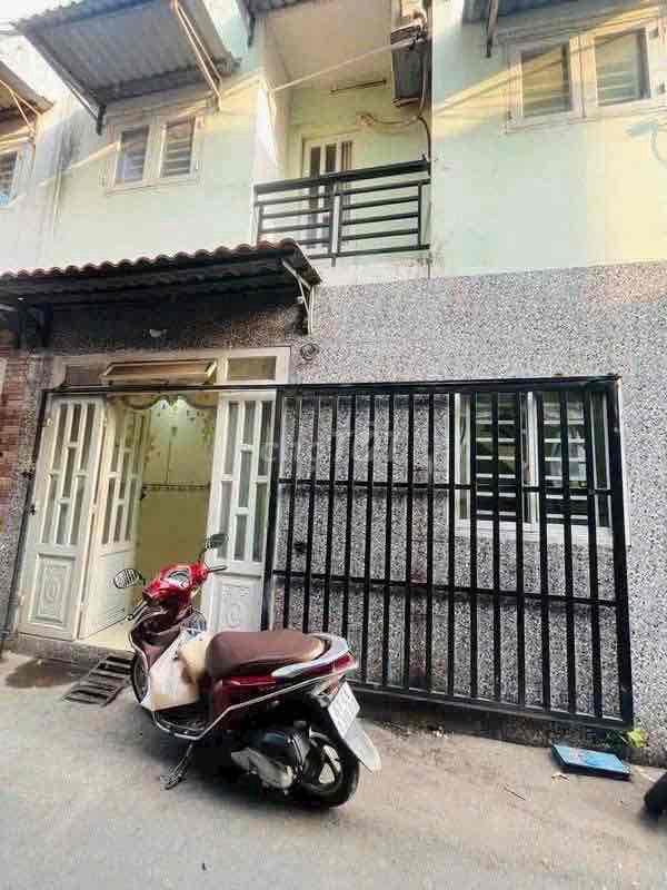 Bán cần nhà trệt lầu gần trường hoc di an