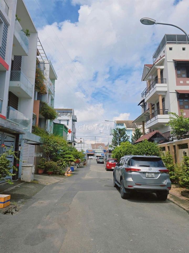 Bán Biệt thự 238m2 đường oto 1 trệt 2L Hiệp Bình Chánh Thủ Đức 15 tỷ 8