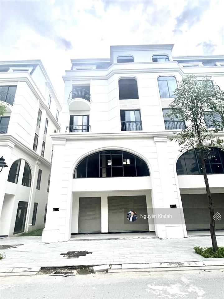 Bán gấp căn góc hinode royal park 205m2 mt 11.5m 5 tầng 3 mặt thoáng giá chỉ hơn 100tr/m2