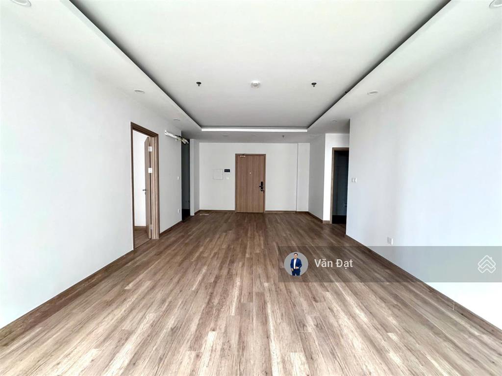 Căn 3 phòng ngủ vip 139m2 giá không tưởng ban công đông nam nhà mới đã có sổ đỏ xem nhà 24/24