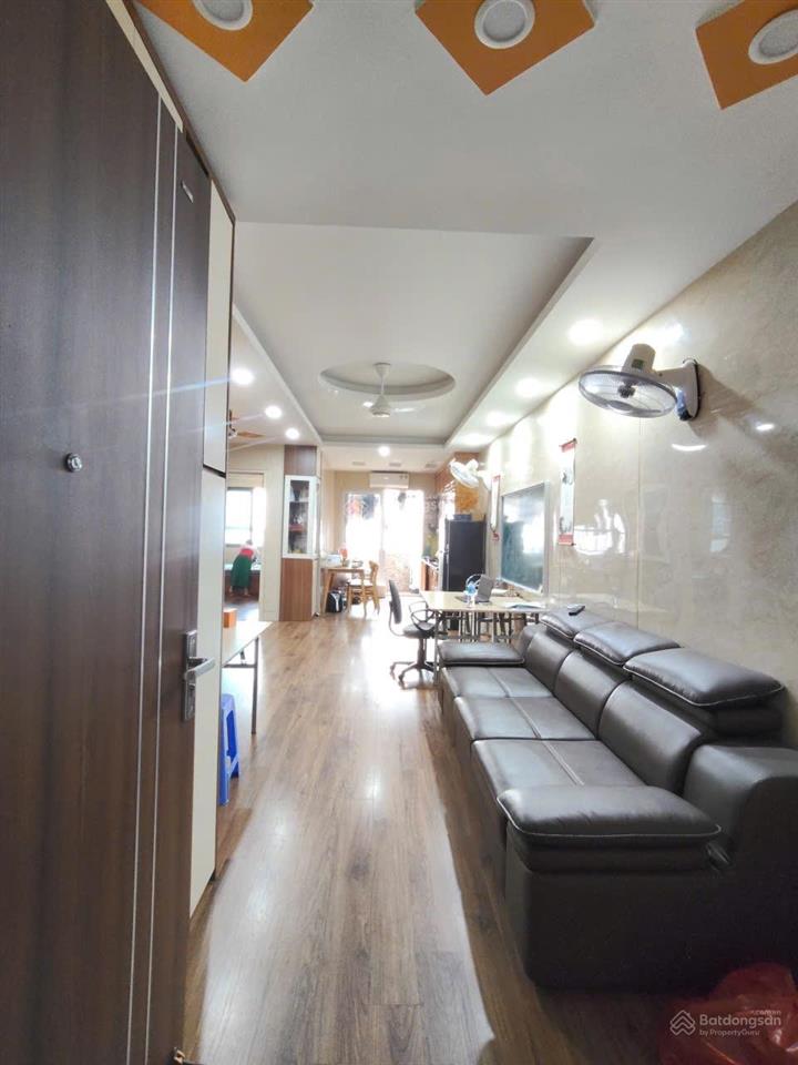 Cắt lỗ 2tỷ căn 72m2 view hồ 2pn 2 vệ sinh toà hh2 linh đàm, full nội thất, giá thuê 8tr, giá 2.4 ty