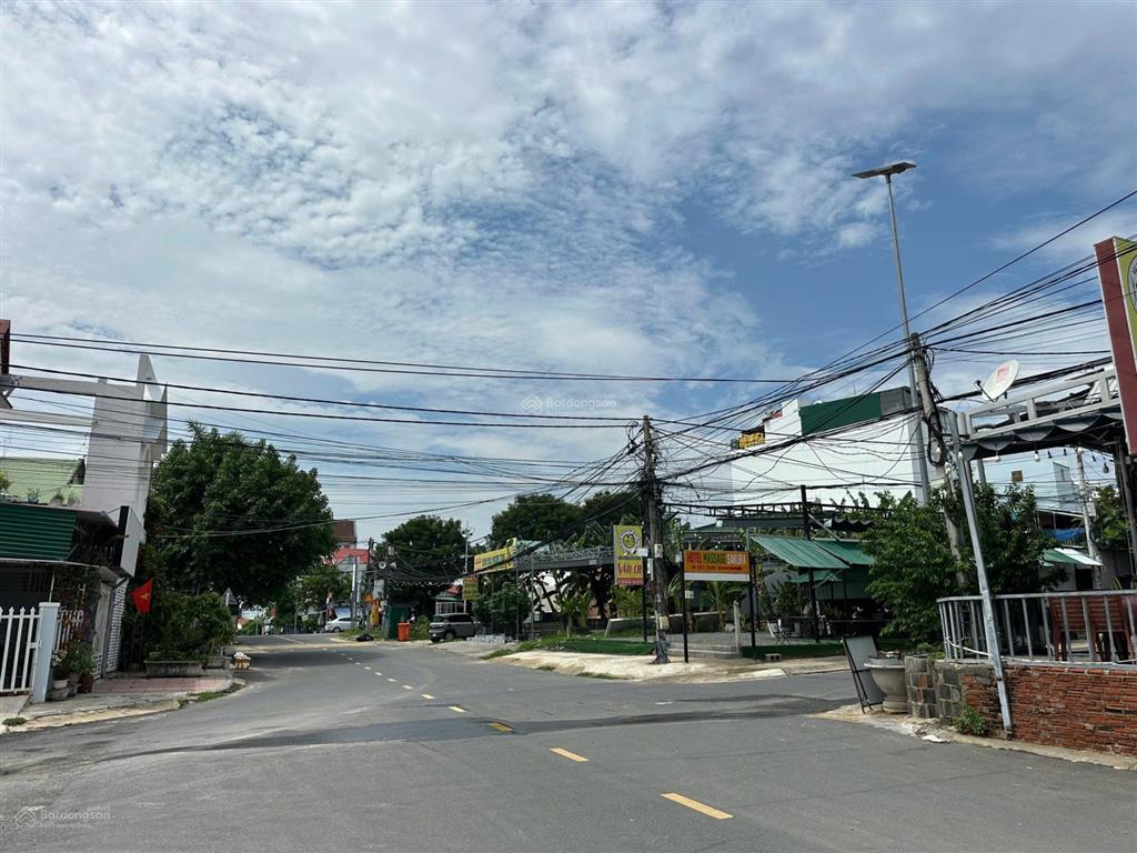 Đất lô góc 2 mặt tiền 229,9m2 bắc cam ranh, tặng nhà hàng đang cho thuê