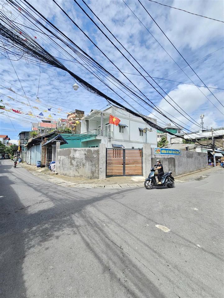 Bán đất tặng nhà 3 mặt tiền liền kề đường phạm văn đồng chỉ 700m. diện tích 10x31m giá 15 tỷ (tl)
