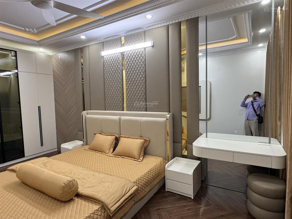 Bán nhà ngõ 622 minh khai, nằm trong khuôn viên times city 40m2*6 tầng thang máy 13,5 tỷ có bớt