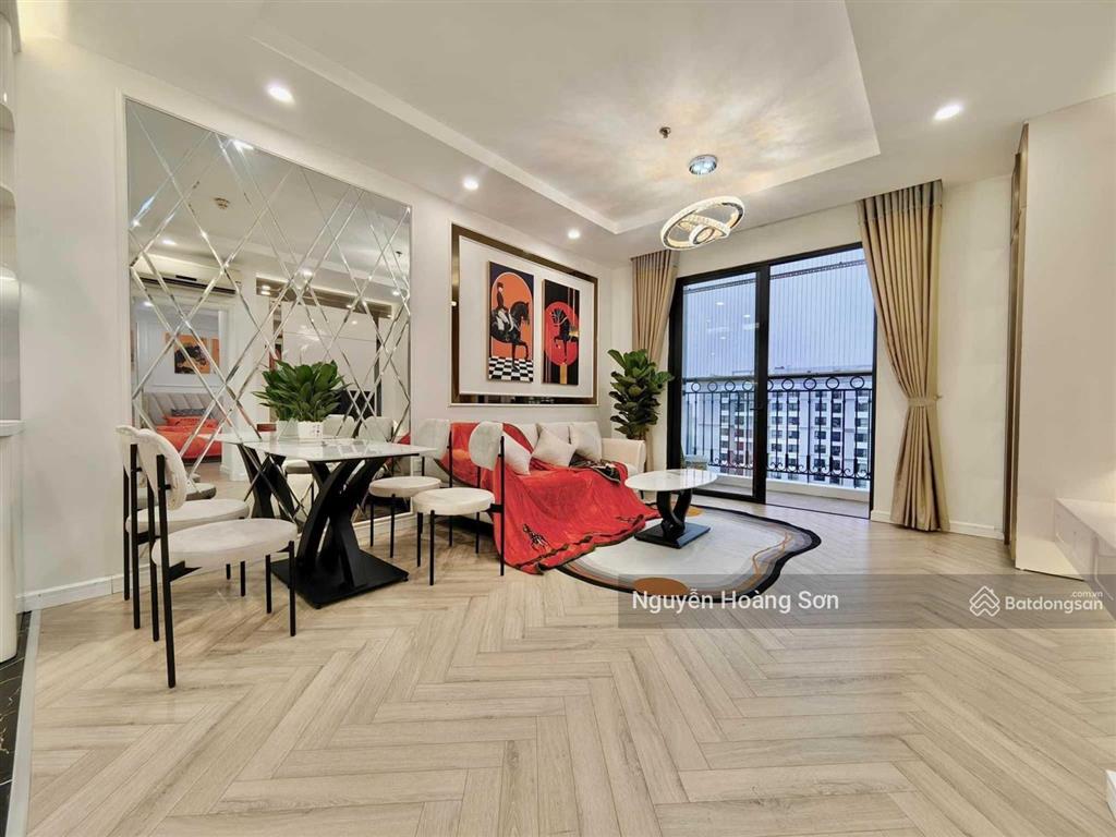 Chính chủ bán căn 3pn, 200m2 ở vincom bà triệu. giá 40 tỷ. sơn 0906 244 ***