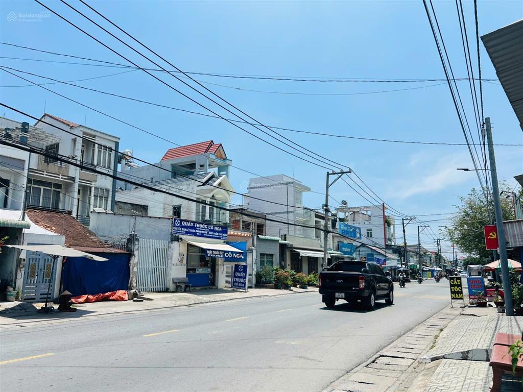 Đất bán thạnh phú gần chợ hơn 600m2 hẻm cây dầu có 300m2 thổ cư, giá 2,8 tỷ phù hợp xây nhà vườn