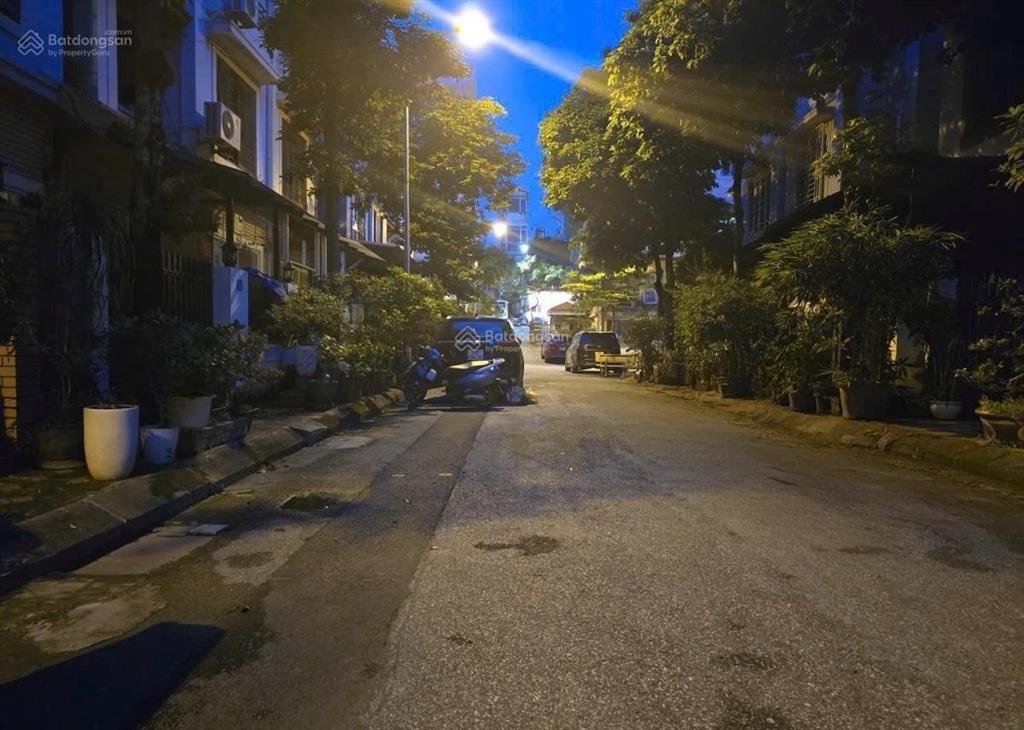 Chủ thiện chí bán, giảm chào 5 tỷ hãy còn tl.giá quá tốt.phân lô, biệt thự hoàng hoa thám, đẳng cấp