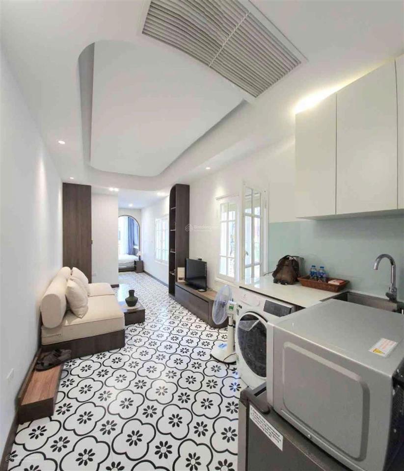 Nhỉnh 3 tỷ / phố cổ hàng cót căn studio mặt phố lô góc view đường cực chill dòng tiền tốt