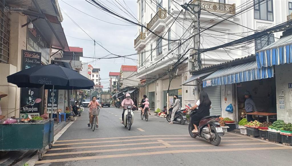 Thông số vàng 52.7m, mặt tiền 4.5m . gần chân cầu thượng cát thôn mai châu đại mạch đông anh hn
