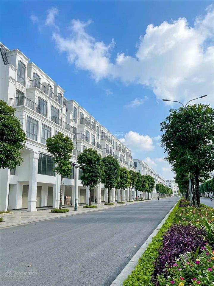 Bán đất dv thăng long 9 lai xá phân lô ô tô tránh chỉ loanh quanh 8 tỷ.