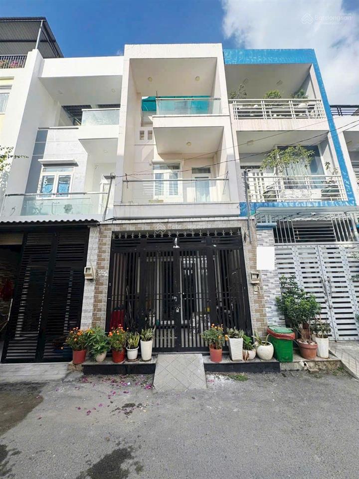 Bán nhà đẹp 3 tầng 56m2 đ gò cát p phú hữu quận 9 5,1 tỷ tltt chính chủ sổ hồng
